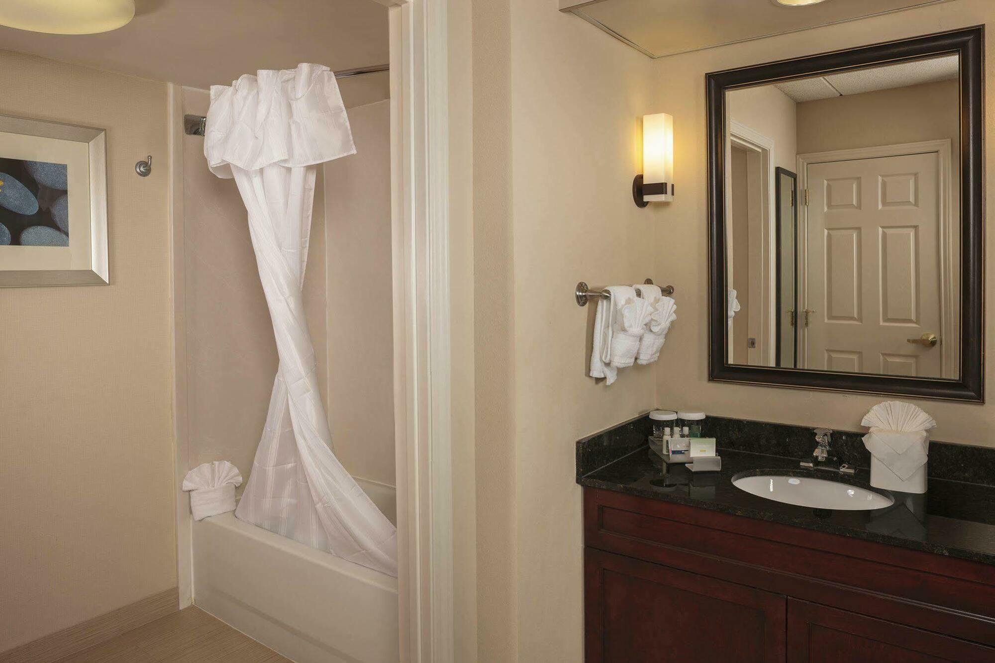 Homewood Suites By Hilton Dallas Market Center Eksteriør billede